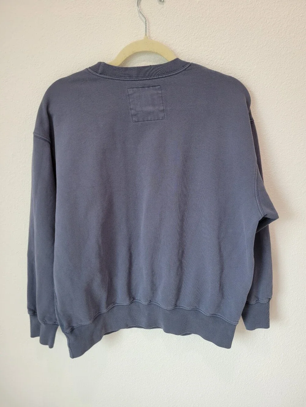 American Eagle Women’s XS Vintage Distressed Collegiate Sweatshirt‎ Slate Blue